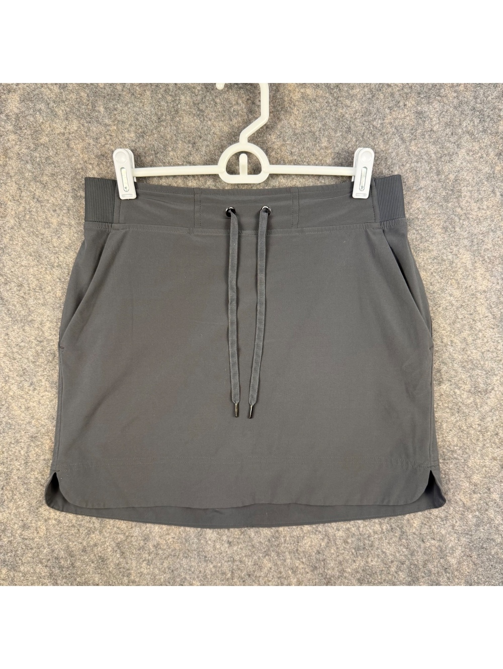 Athleta Midtown Skort Stretch Waist Pockets Bike Shorts Dark Gray Size 6 828